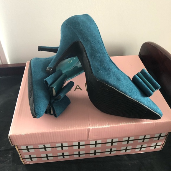 Teal Suede Pumps - Picture 4 of 7